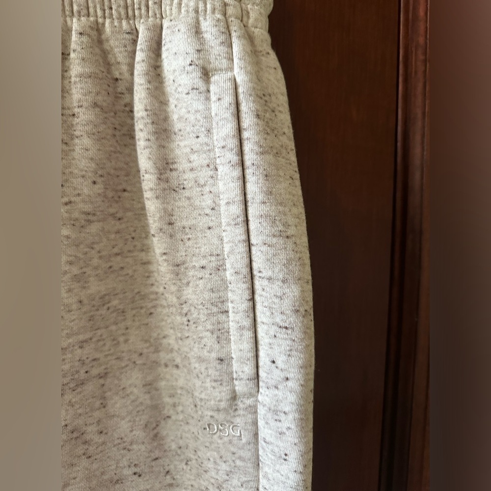 Dicks Sporting Goods Size 1X Speckled Oatmeal Shorts with Brown and Gray Trim - Picture 3 of 11